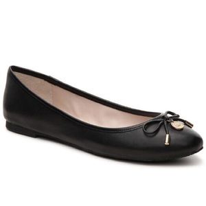 Vince Camuto sz. 9.5 “Lunna” black leather flats